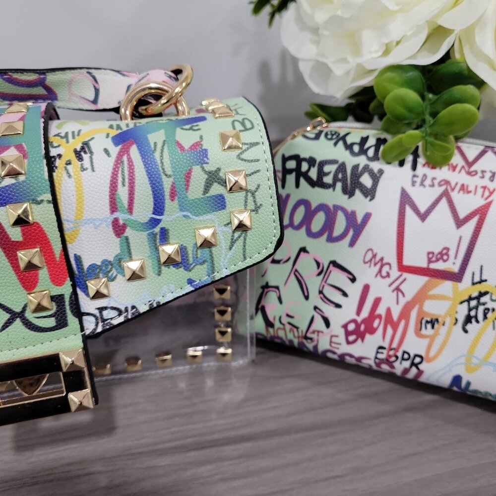 🎁 Graffiti Print Clear 2pc Crossbody Clutch w/ Studs & Removable Zippered Pouch - Picture 6 of 13
